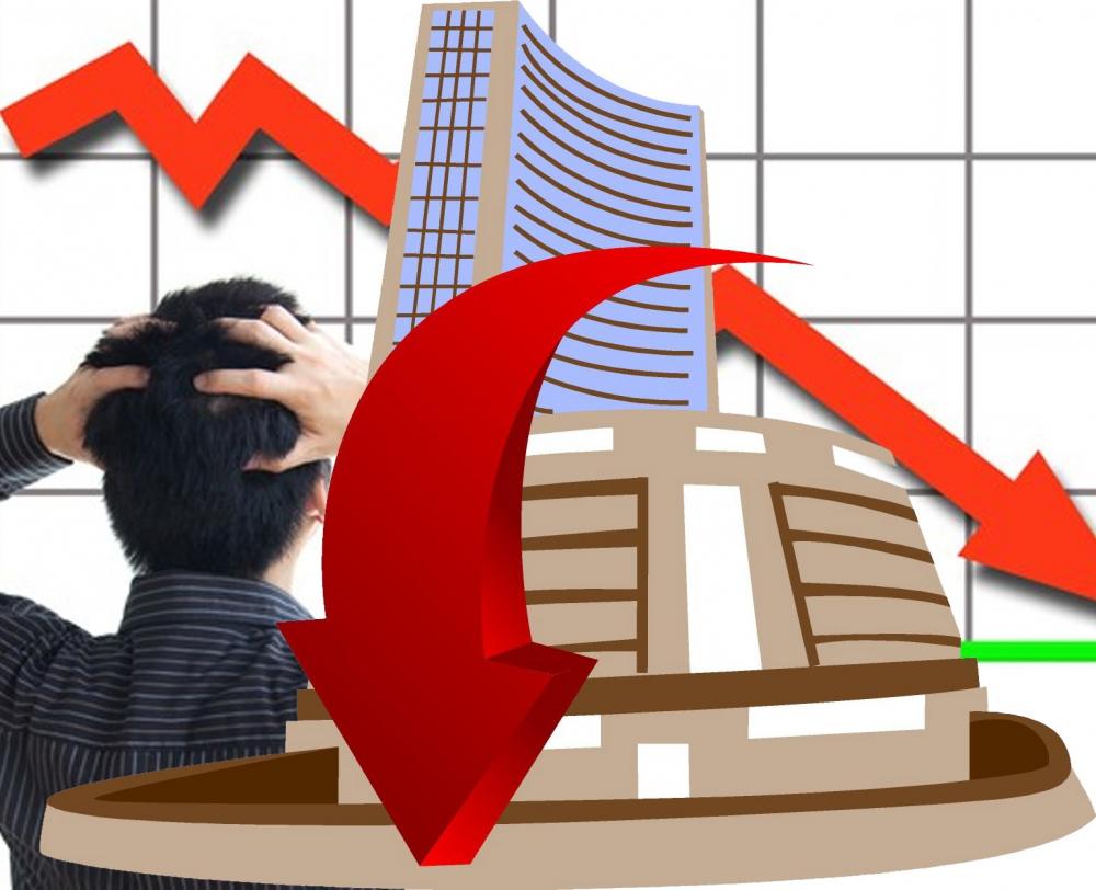 The Weekend Leader - Equity indices trade lower; Sensex down by over 450 pts